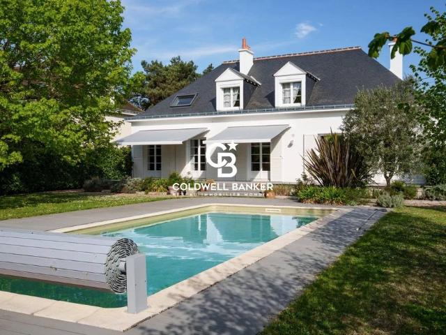 Maison de 7 pièces de luxe en vente à Joué lès Tours, Centre