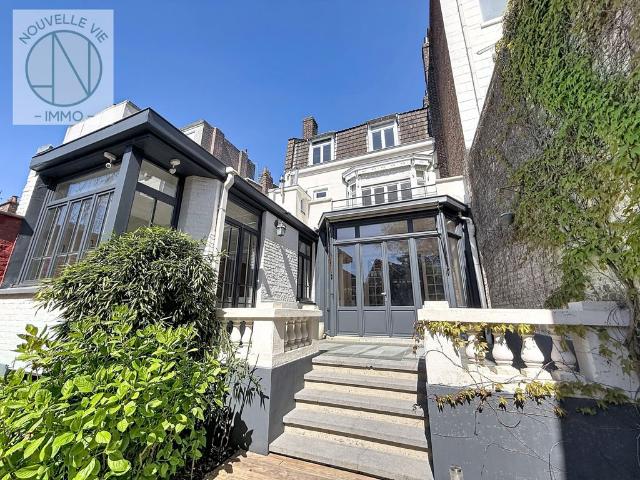 Maison de 7 pièces de luxe en vente à La Madeleine, France