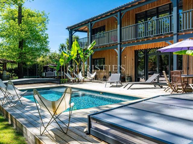 Maison de 7 pièces de luxe en vente à Lanton, France