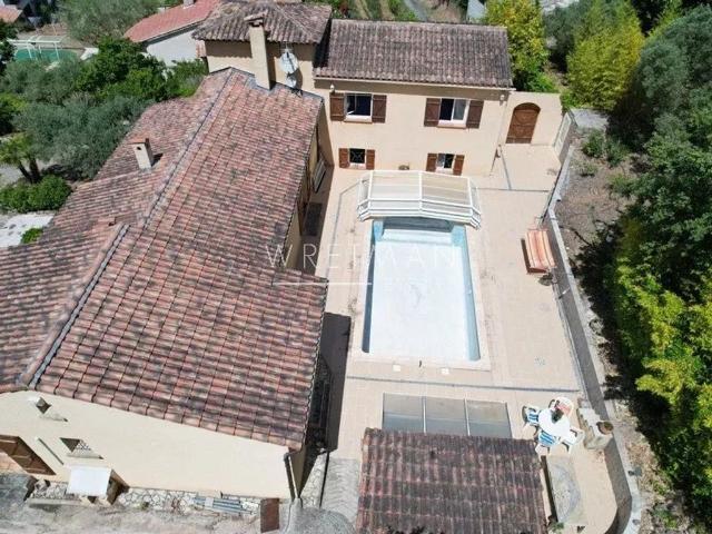 Maison de 7 pièces de luxe en vente à Le Luc, France