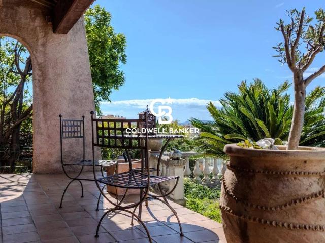 Maison de 7 pièces de luxe en vente à Le Lavandou, Provence Alpes Côte d'Azur