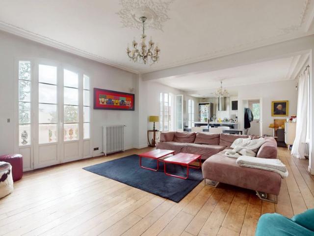 Maison de 7 pièces de luxe en vente à Le Perreux sur Marne, Île de France