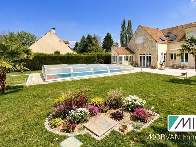 Maison de 7 pièces de luxe en vente à Les Essarts le Roi, France