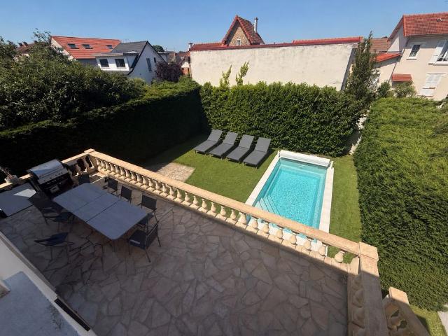Maison de 7 pièces de luxe en vente à Les Pavillons sous Bois, Île de France