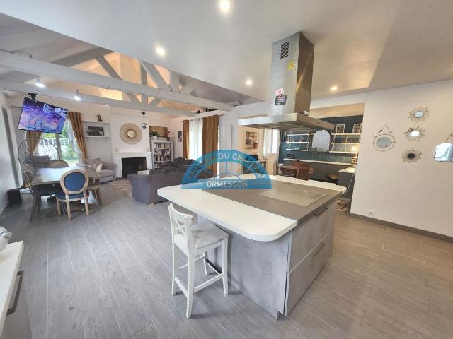 Maison de 7 pièces de luxe en vente à Pontault Combault, Île de France
