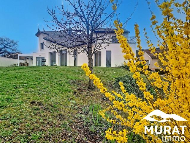 Maison de 7 pièces de luxe en vente à Royat, France