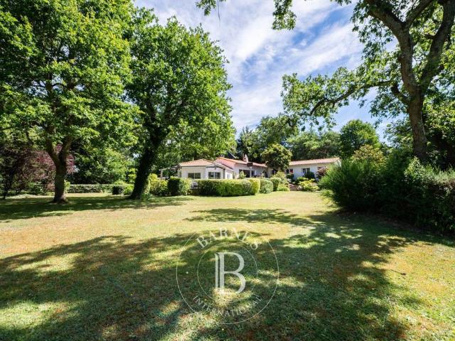 Maison de 7 pièces de luxe en vente à Sucé sur Erdre, Pays de la Loire