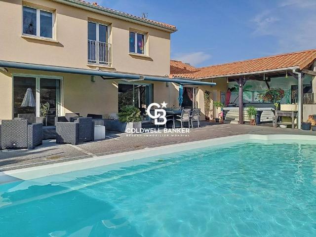 Maison de 7 pièces de luxe en vente à Saint Mathurin, France