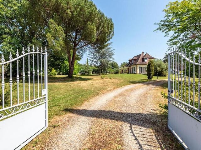 Maison de 7 pièces de luxe en vente à Saint Astier, Nouvelle Aquitaine