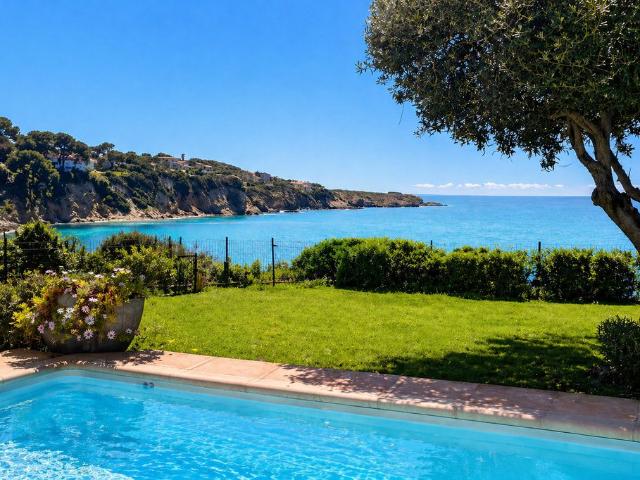 Maison de 7 pièces de luxe en vente à Sanary sur Mer, France