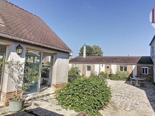 Maison de 7 pièces de luxe en vente à Senlis, Hauts de France