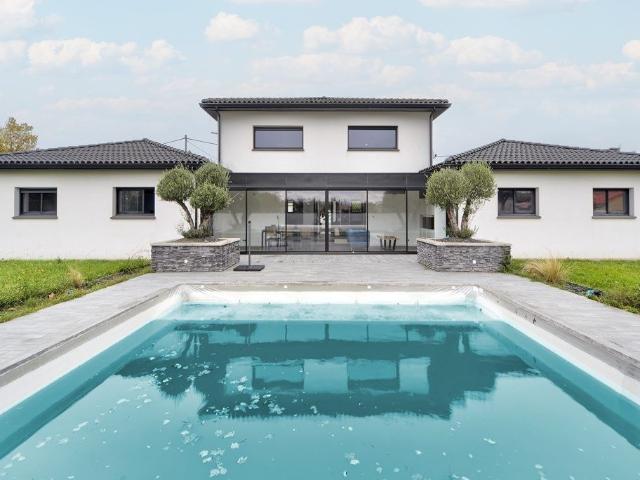 Maison de 7 pièces de luxe en location à Noé, France