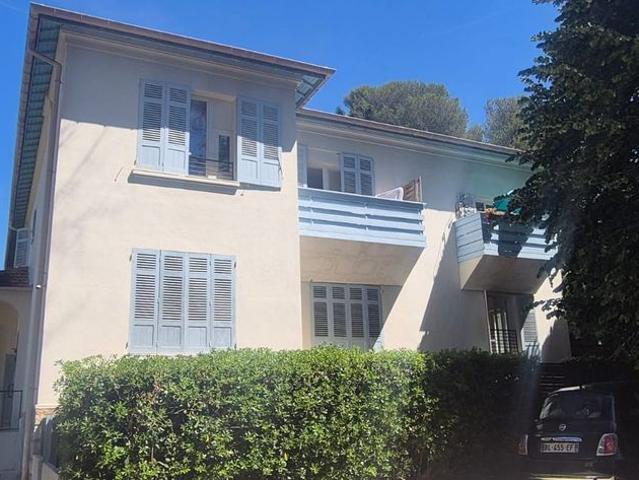 Maison de 40 pièces de luxe en vente à Saint Raphaël, France