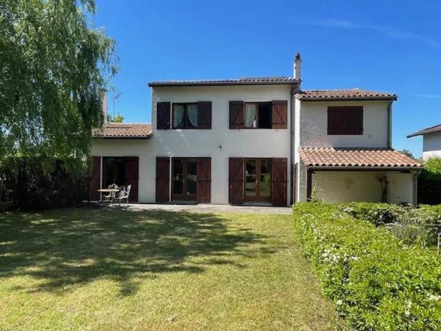 Maison de 4 chambres à Le Haillan 33185