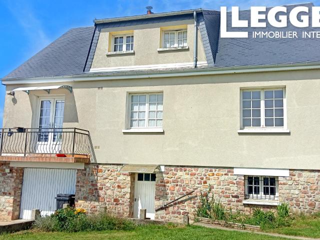 Maison de 4 chambres avec jardin et piscine, à la sortie d'un village proche des Alpes Mancelles