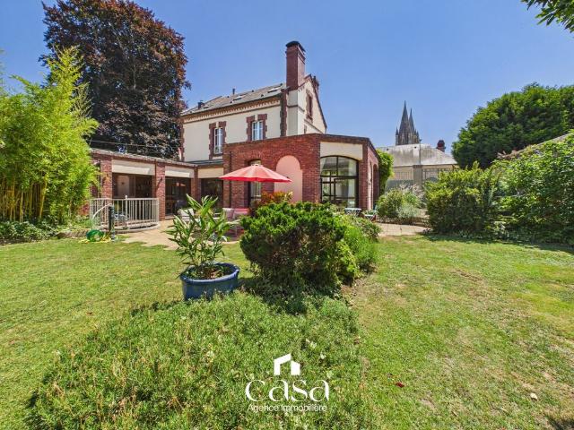 Maison de 4 chambres de luxe en vente à Caen, Normandie