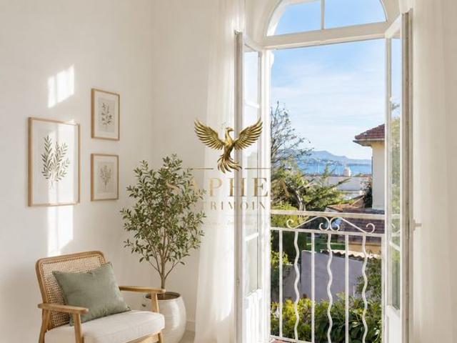Maison de 4 chambres de luxe en vente à Bandol, France