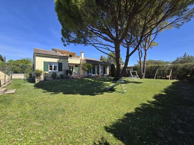 Maison de 4 chambres de luxe en vente à Entraigues sur la Sorgue, Provence Alpes Côte d'Azur