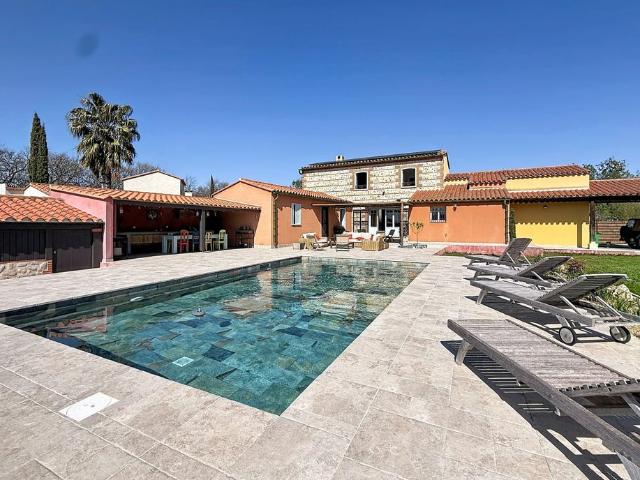 Maison de 4 chambres de luxe en vente à Ortaffa, France