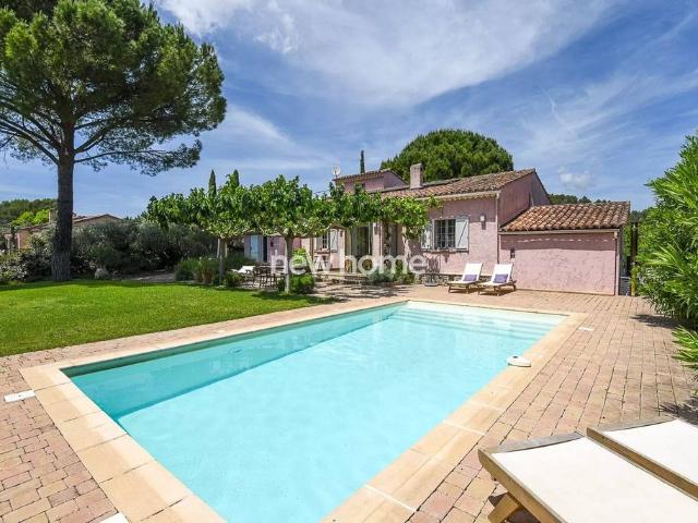 Maison de 4 chambres de luxe en vente à Lorgues, France