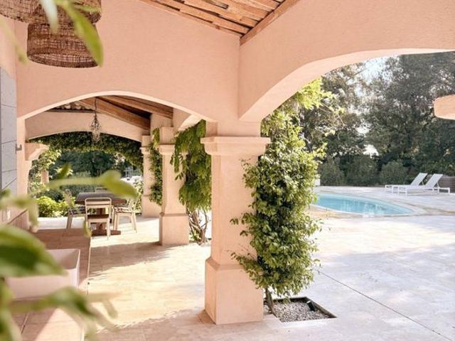 Maison de 4 chambres de luxe en vente à Le Plan de la Tour, France