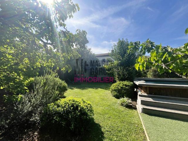 Maison de 4 chambres de luxe en vente à L'Isle sur la Sorgue, France
