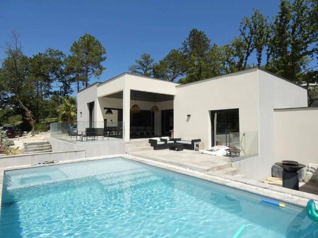 Maison de 4 chambres de luxe en vente à Montélimar, France