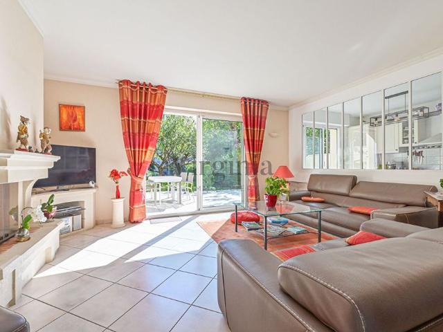 Maison de 4 chambres de luxe en vente à Nogent sur Marne, France