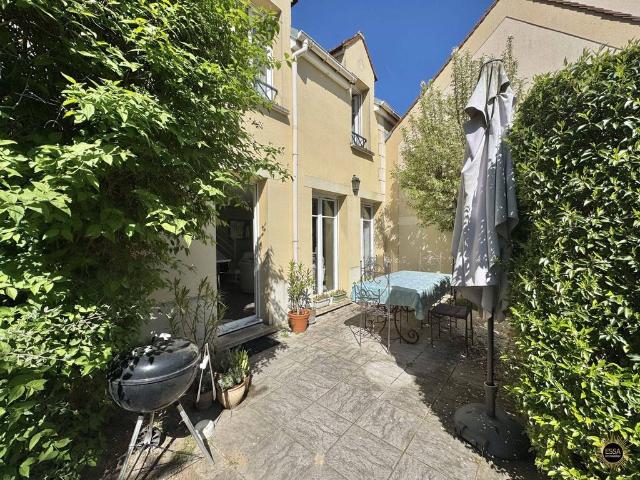 Maison de 6 pièces de luxe en vente à Noisy le Roi, France