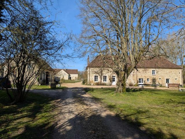 Maison de 4 chambres de luxe en vente à Saint Mard de Réno, France
