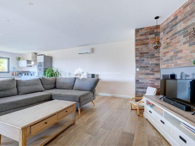 Maison de 4 chambres de luxe en vente à Toussieu, France