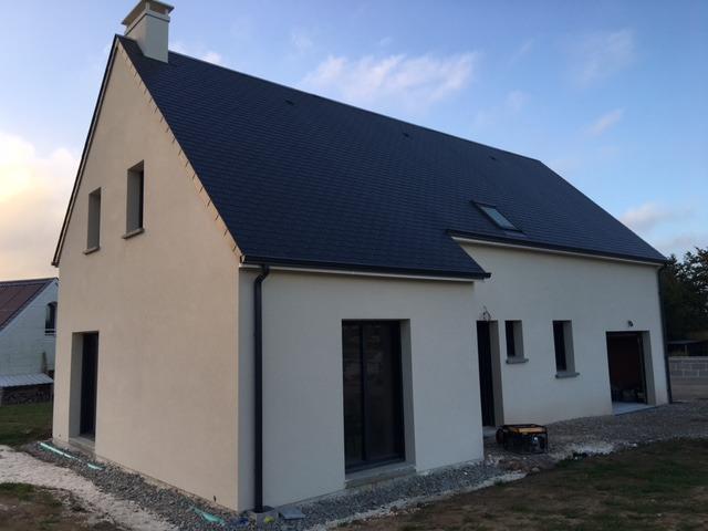 MAISON DE 4 CHAMBRES SUR PLOUNEVEZ LOCHRIST