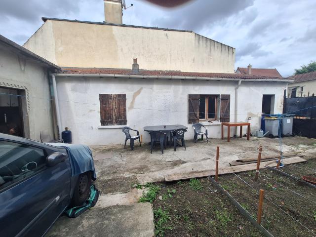 Maison de 4 pièces 91m2 sur 185m2 de terrain à Rénover