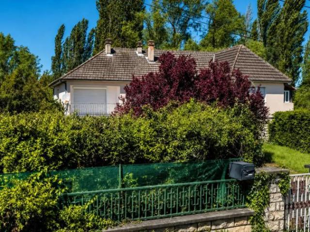Maison de 4 pièces de 275 m² à Bourges