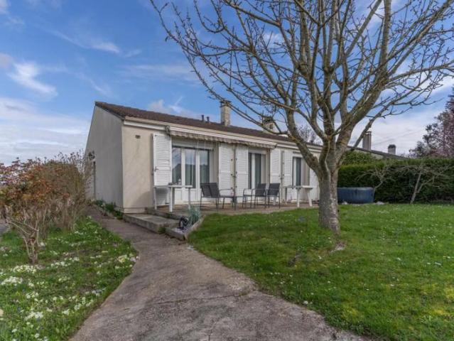 Maison rénovée de 83 m² avec jardin à Guerville