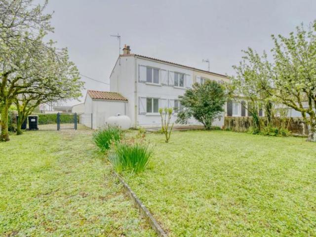 Maison rénovée 4 pièces avec jardin et garage