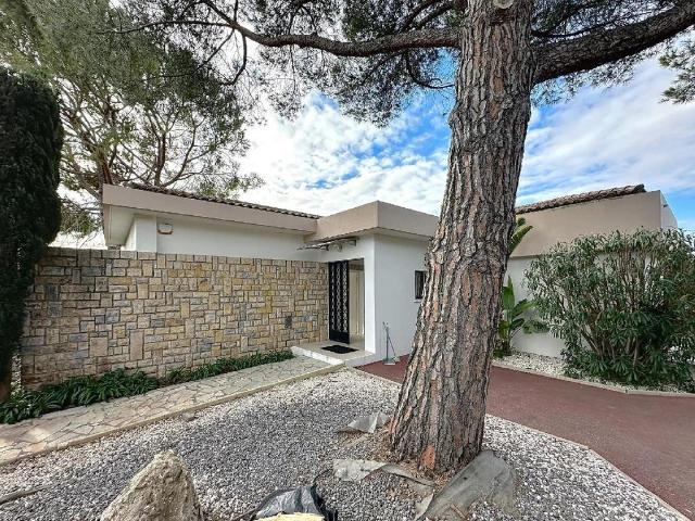 Maison de 4 pièces de luxe en vente à Mougins, France