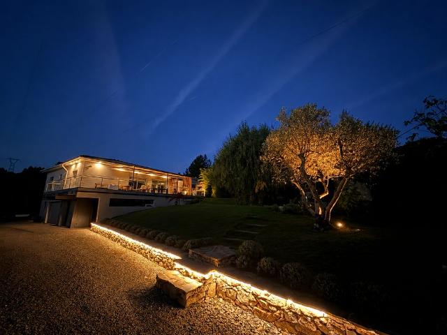 Maison de 4 pièces de luxe en vente à Claret, France