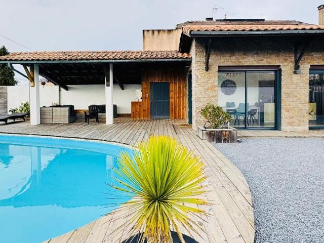 Maison de 4 pièces de luxe en vente à Gujan Mestras, France