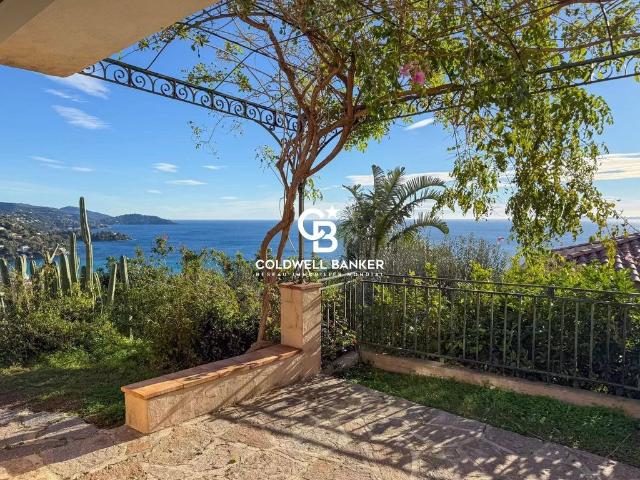 Maison de 4 pièces de luxe en vente à Le Lavandou, Provence Alpes Côte d'Azur