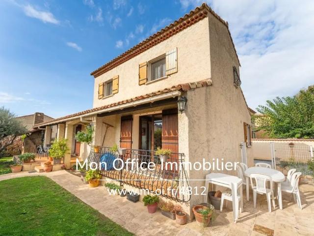 Maison de 4 pièces de luxe en vente à Plan de Cuques, France