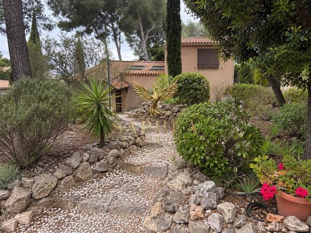 Maison de 4 pièces de luxe en vente à Sanary sur Mer, France