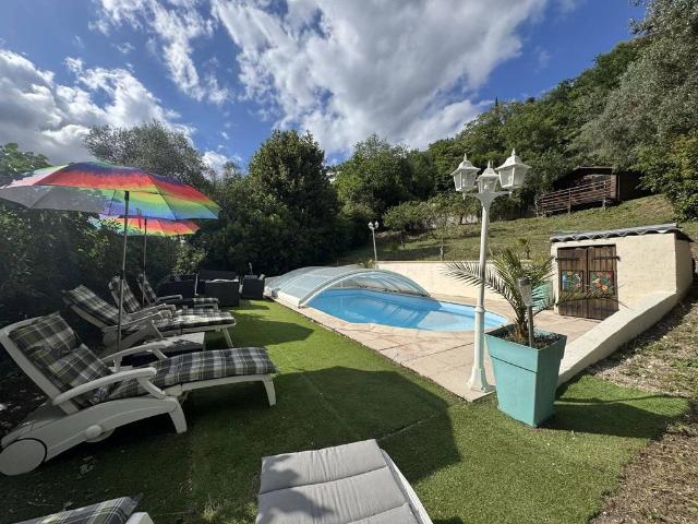 Maison de 4 pièces de luxe en vente à Touët de l'Escarène, France