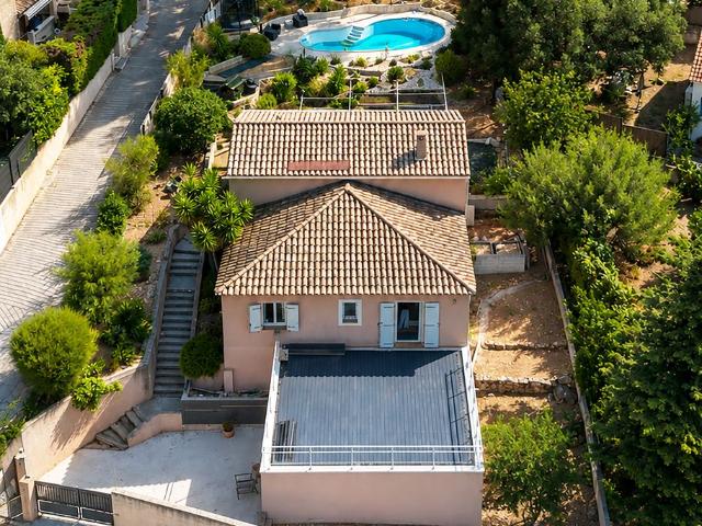 Maison de 4 pièces de luxe en vente à Toulon, France