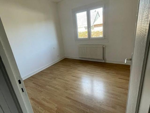 Maison de 4 pièces principales située à NESLE L'HOPITAL