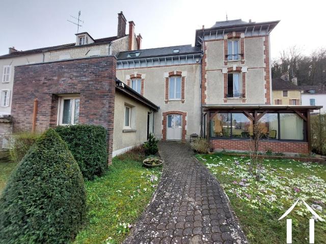 maison de 5 chambres au centre de Tonnerre