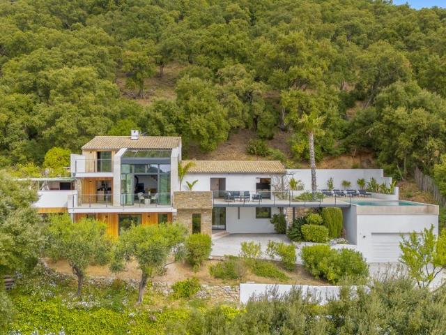 Maison de 5 chambres de luxe en vente à Cavalaire sur Mer, France