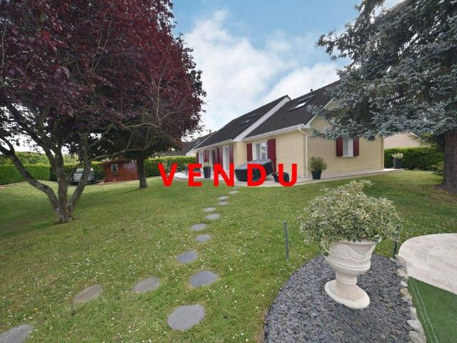 Maison de 5 chambres de luxe en vente à Chelles, France