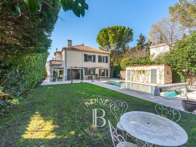 Maison de 5 chambres de luxe en vente à Aix en Provence, Provence Alpes Côte d'Azur