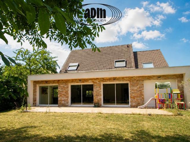 Maison de 5 chambres de luxe en vente à Bailly Romainvilliers, France